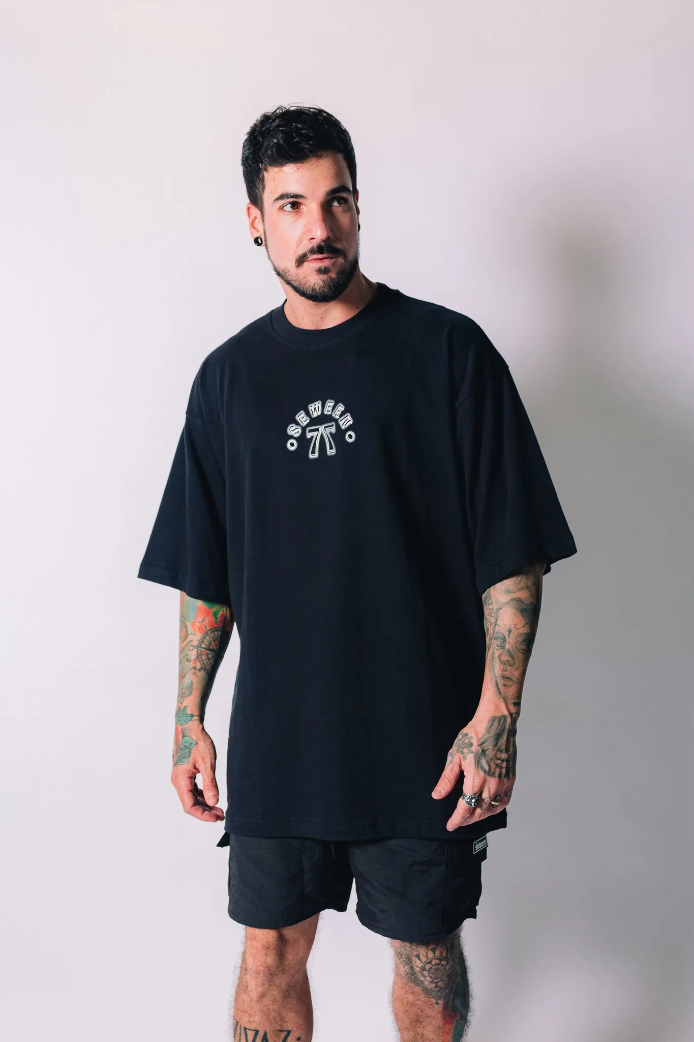 Camiseta Oversized Contra Mão